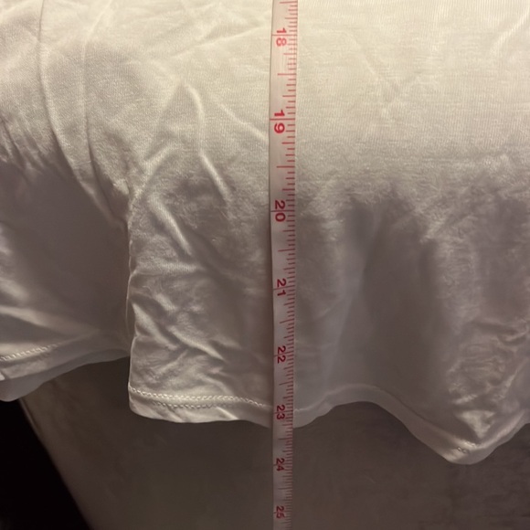 White round neck split sides tank top, soft and comfy, new, medium, Halara - Picture 8 of 8
